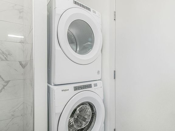 5th image of 7410 Kercheval Ave #209
