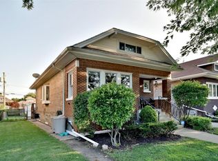 6930 30th St, Berwyn, IL 60402