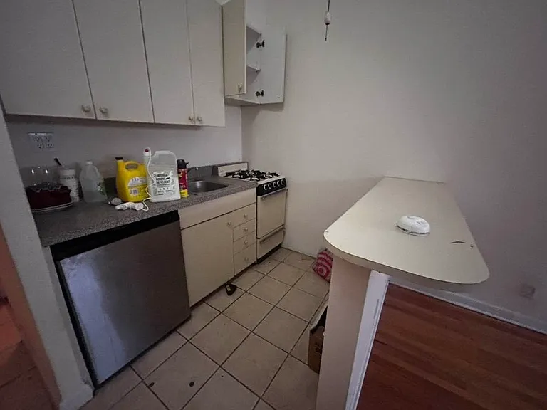 1569 York Ave #1B — Photo 5