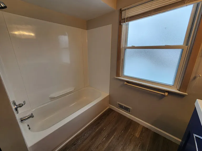 2413 Elmdale Rd — Photo 12