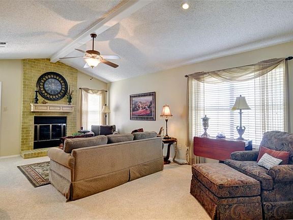 4th image of 1710 Mimosa Ln