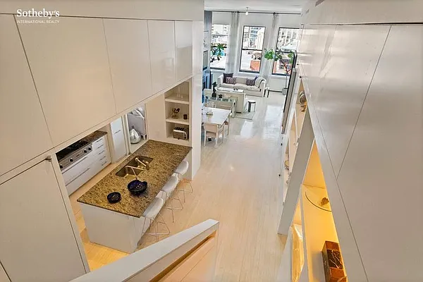 Rented by Sotheby's International Realty | media 32