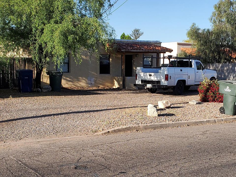 2nd image of 301 W Pastime Rd #1