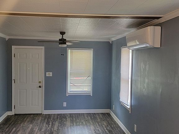 3rd image of 1712 Carter Ave