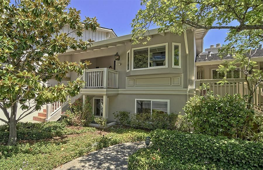 1st image of 14657 Fieldstone Dr