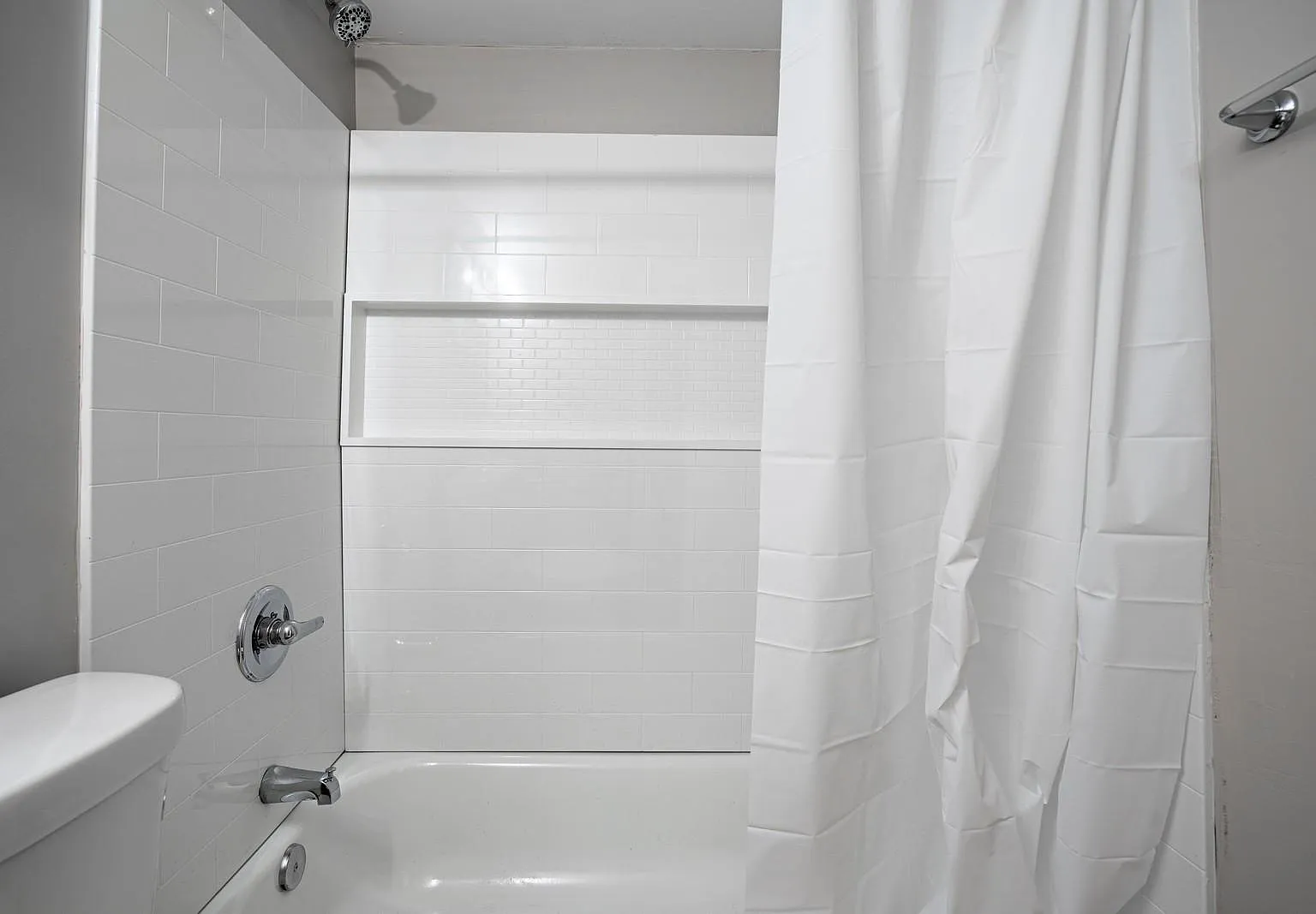 4 bed, 3.0 bath, 1000 sqft, $663 — Photo 4