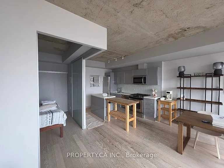 319 Carlaw Ave #803 — Photo 8