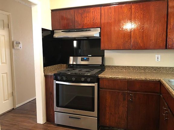 4th image of 635 Johnson Dr