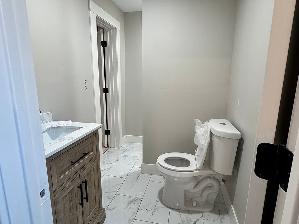 1st image of 217 Alexander St #3