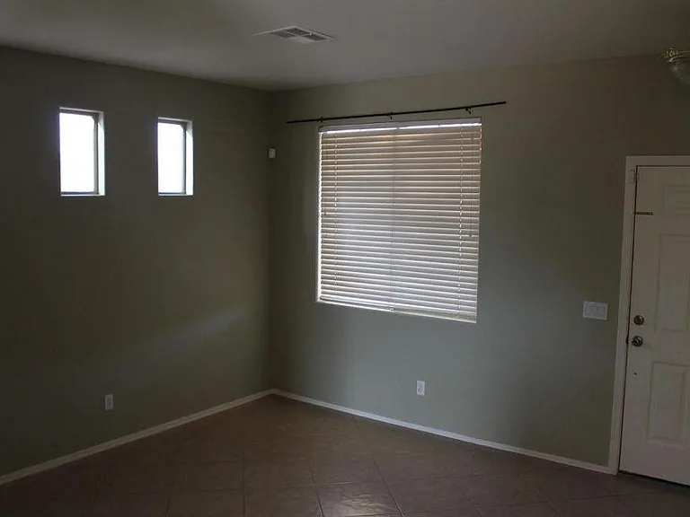 2012 S 85th Ln — Photo 10