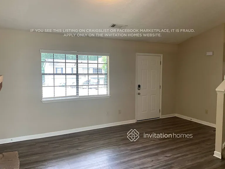 5255 Sugar Crest Dr — Photo 2