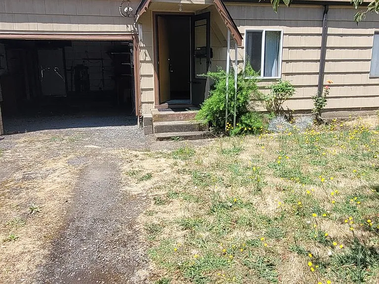 848 N St — Photo 2