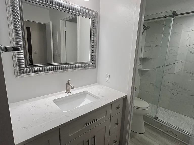 2020 Walnut St #9M — Photo 16
