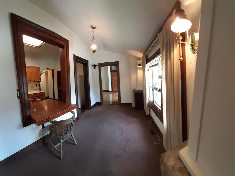 Living Area/ Entry vestibule