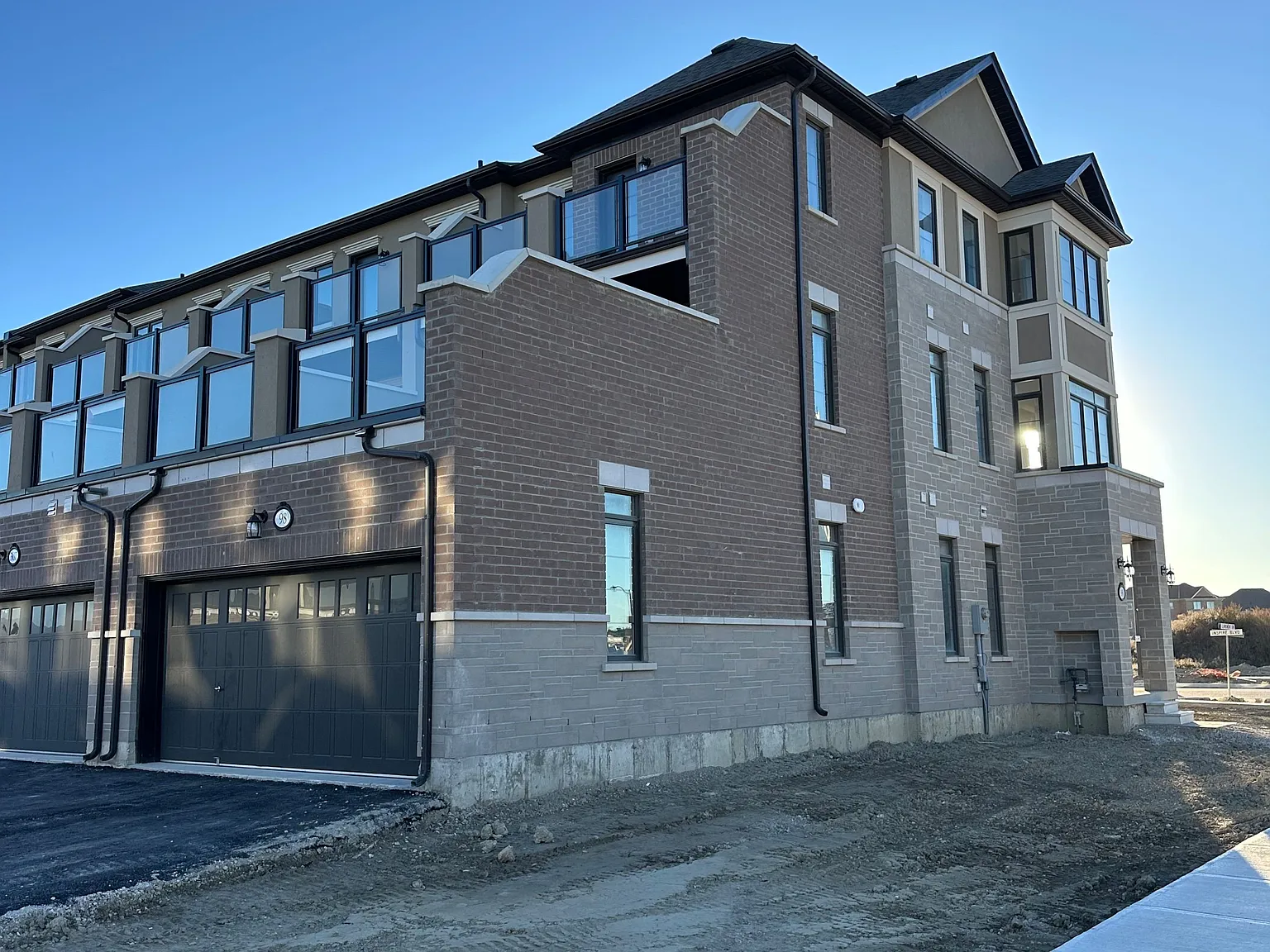 3 bed, $3,200 — Photo 4
