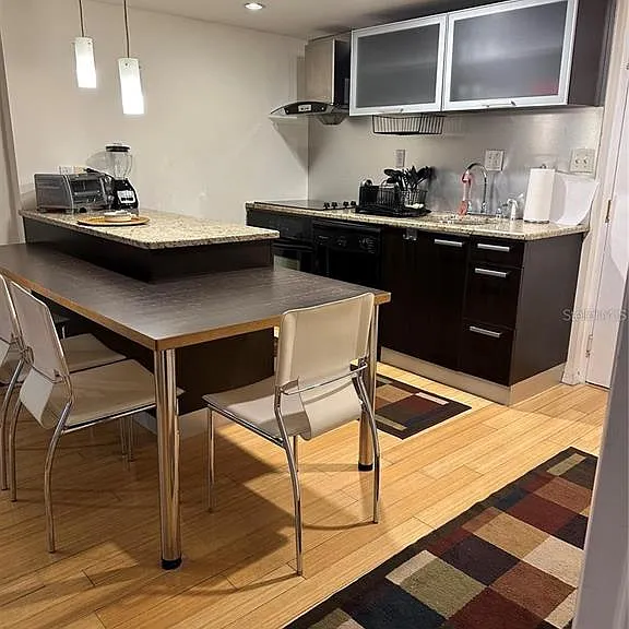 701 S Madison Ave #410 — Photo 6