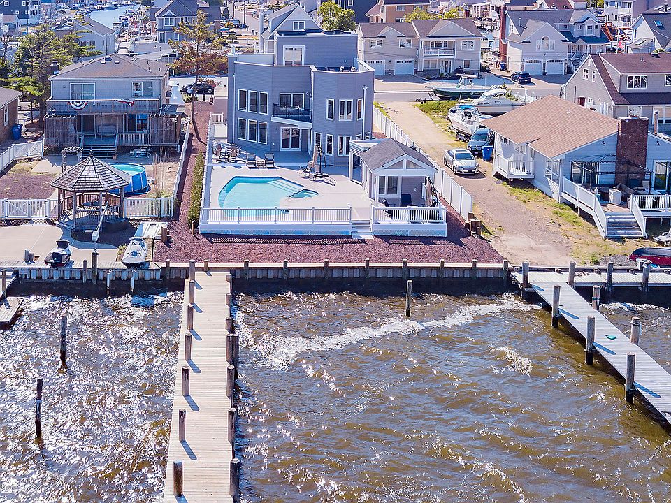 1st image of 382 Aldo Dr