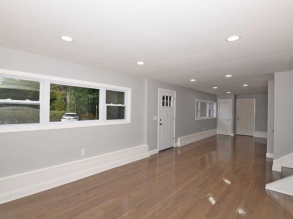 2nd image of 544 Gwynn St
