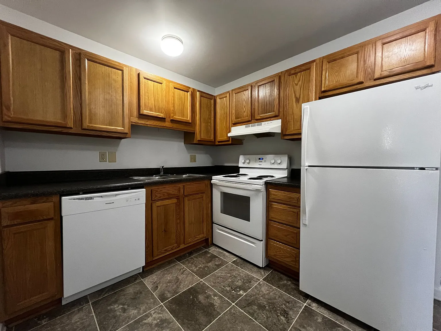 The Stone Ridge Apartments — Photo 4