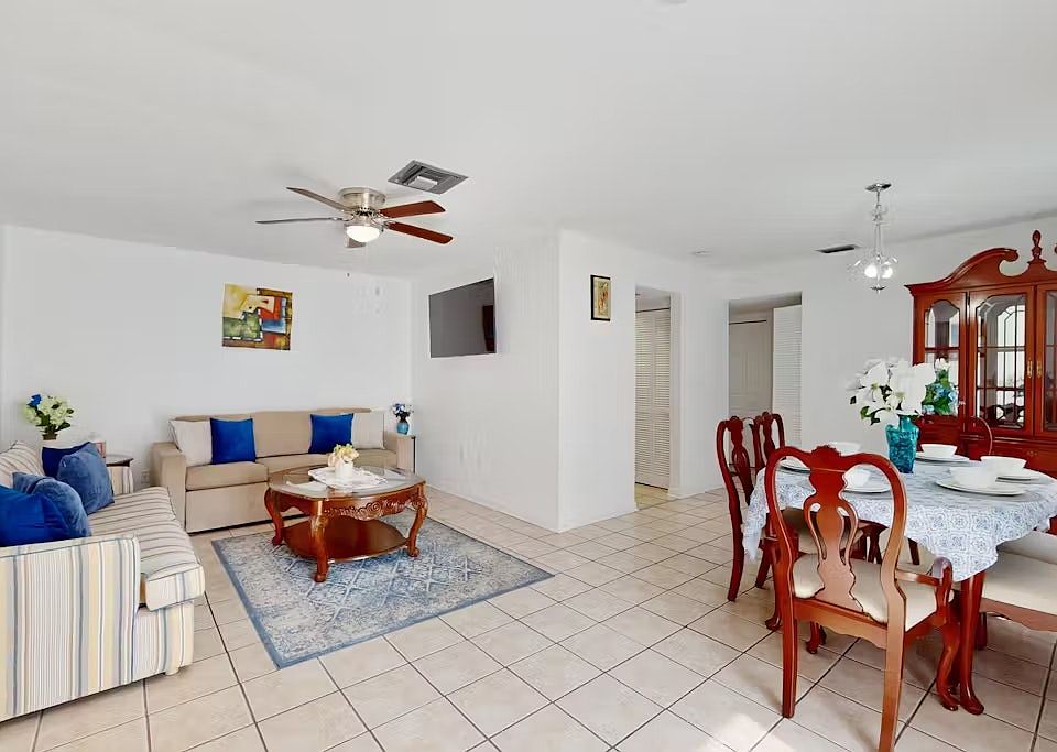 1st image of 4017 Audubon Dr