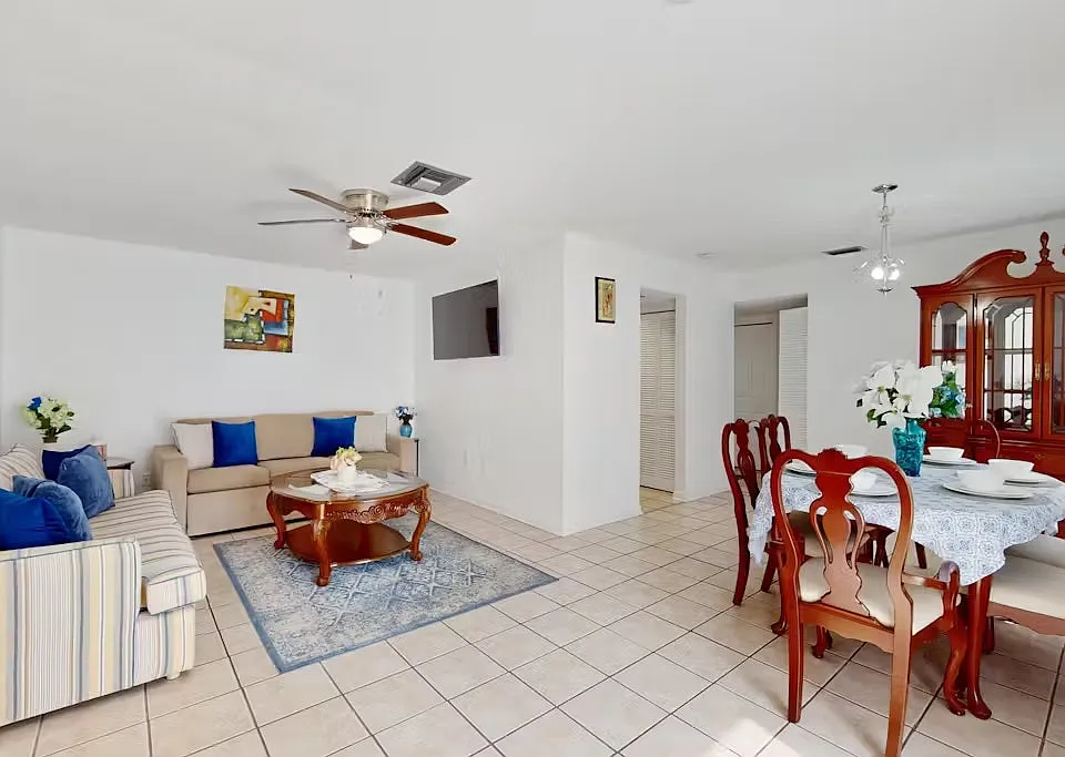 4017 Audubon Dr