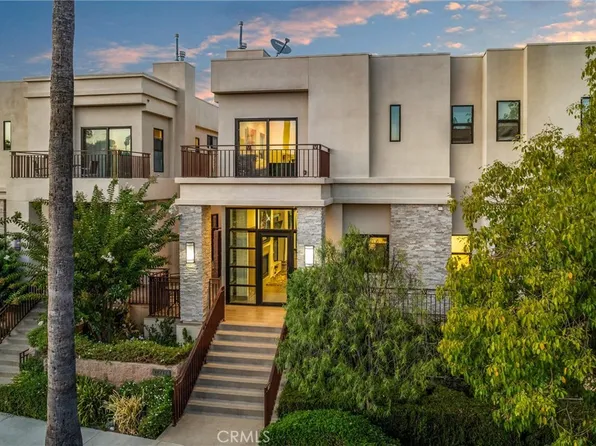 18717 Redwing St, Tarzana, CA 91356