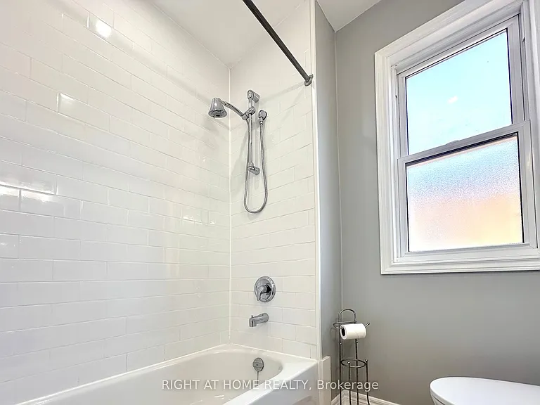 123 Lindsey Ave #UPPER — Photo 11