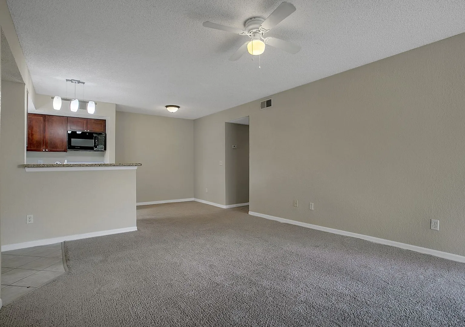 2 BR / 2 BA Condo In Villa Medici — Photo 2