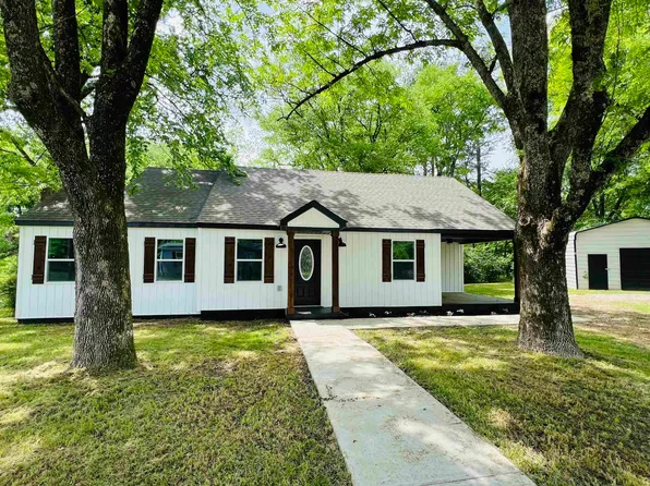 125 S Magnolia St, Adamsville, TN 38310