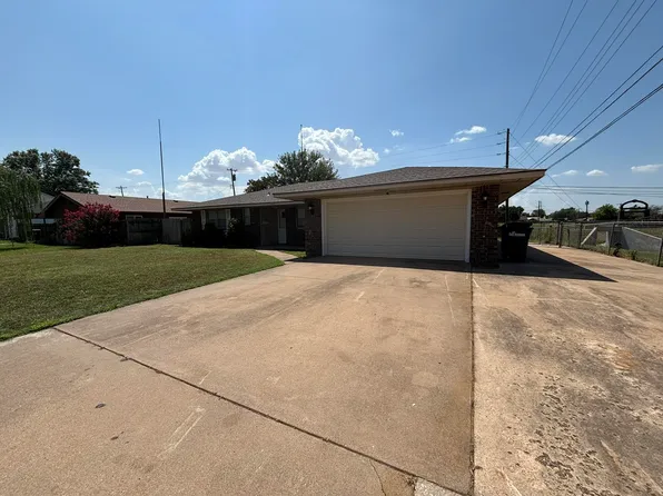 1402 S Hayes St, Enid, OK 73703