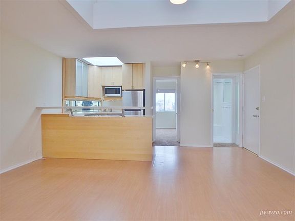 3rd image of 439 Greenwich St APT 9A