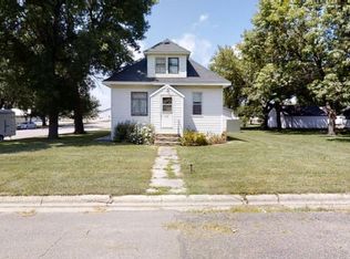 198 We St S, Wood Lake, MN 56297