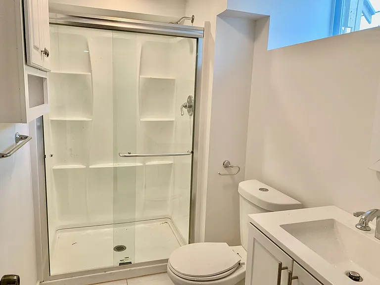 5925 Walnut St #4 — Photo 12