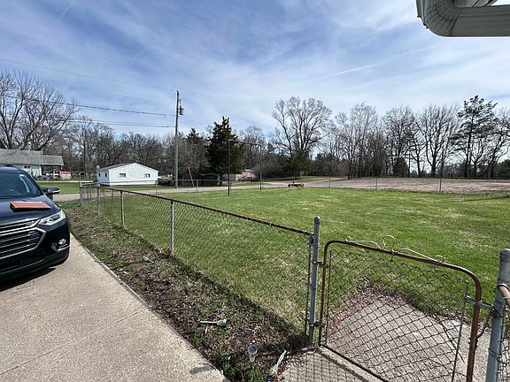 5th image of 3765 Flansburg Rd