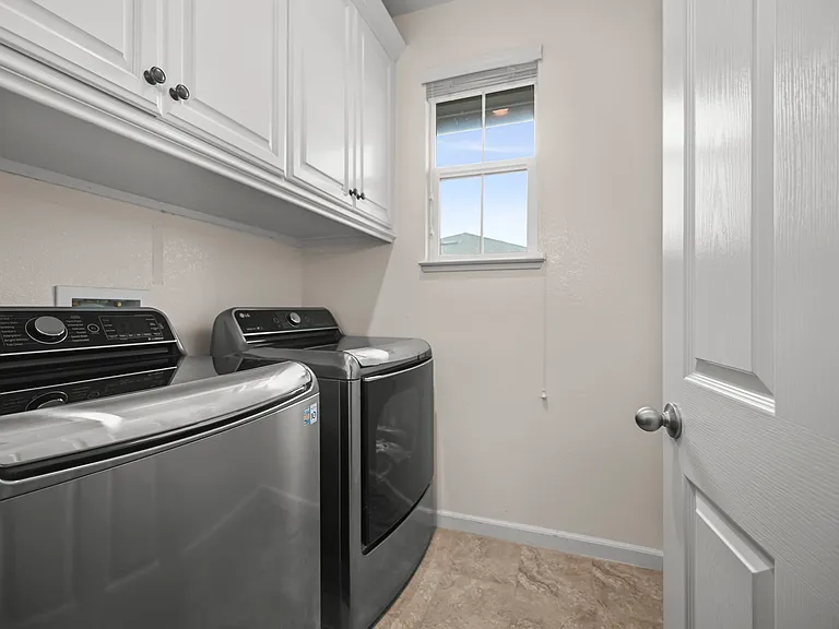 512 Falling Star Dr — Photo 18