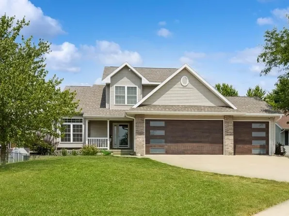 1630 North Dr, Ely, IA 52227
