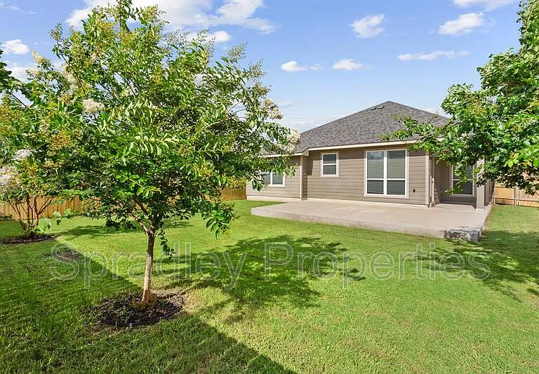 1925 Bayou Wood Ln — Photo 25