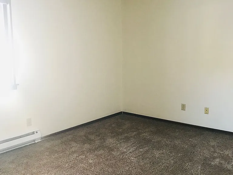 1320-1322 W Meadows Dr — Photo 27