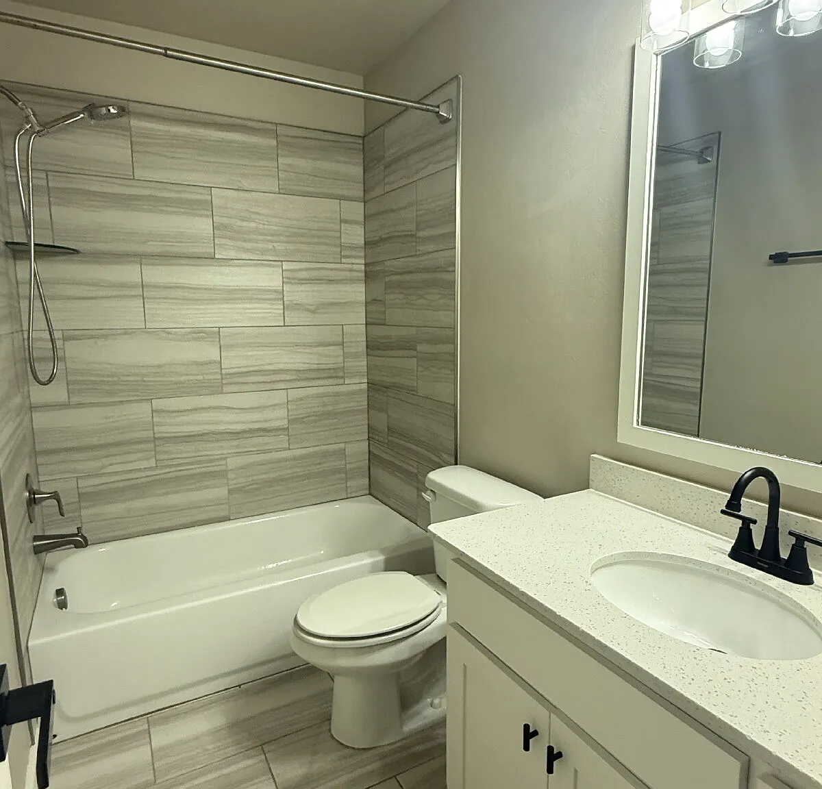 4 bed, 3.5 bath, 2484 sqft, $2,995 — Photo 4