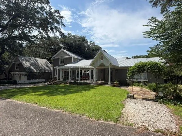 113 Atkinson Ln, Fairhope, AL 36532