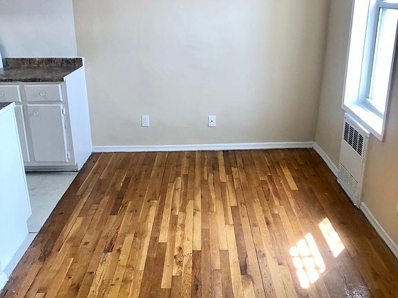 5th image of 14420 38th Ave APT 3E