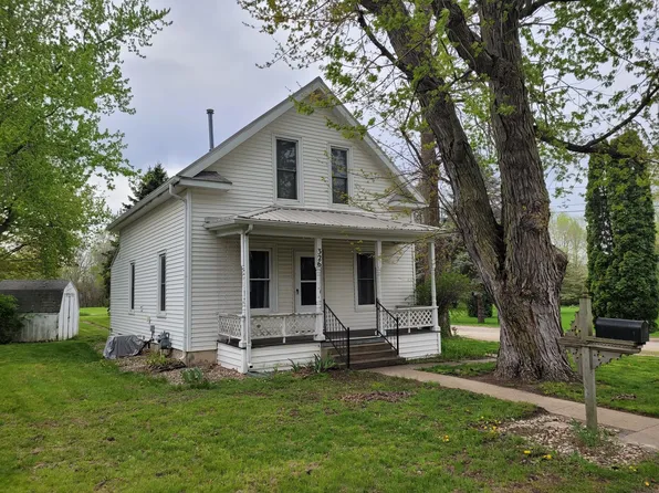 326 4 1/2 St SW, Oelwein, IA 50662