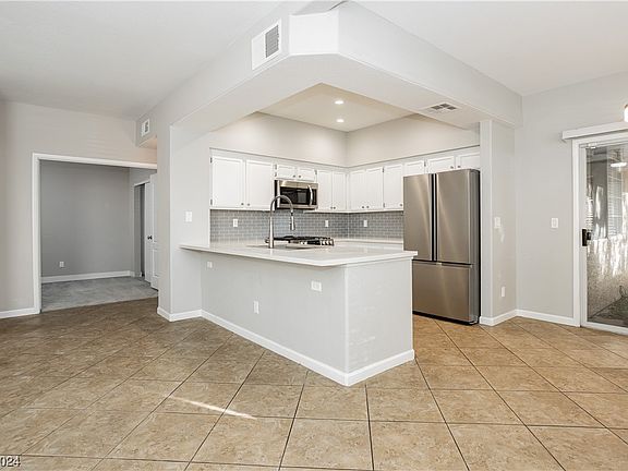 4th image of 1404 Seward St Unit 103