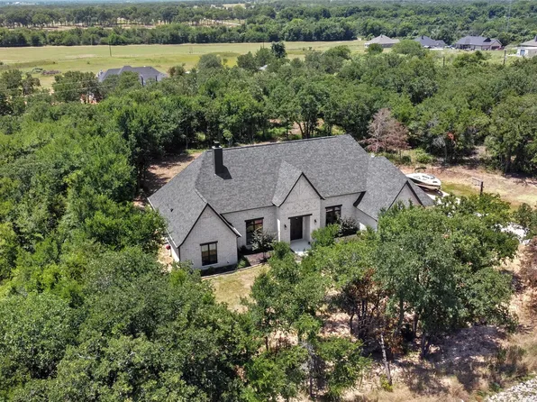 120 Paradise Oaks Ct, Paradise, TX 76073