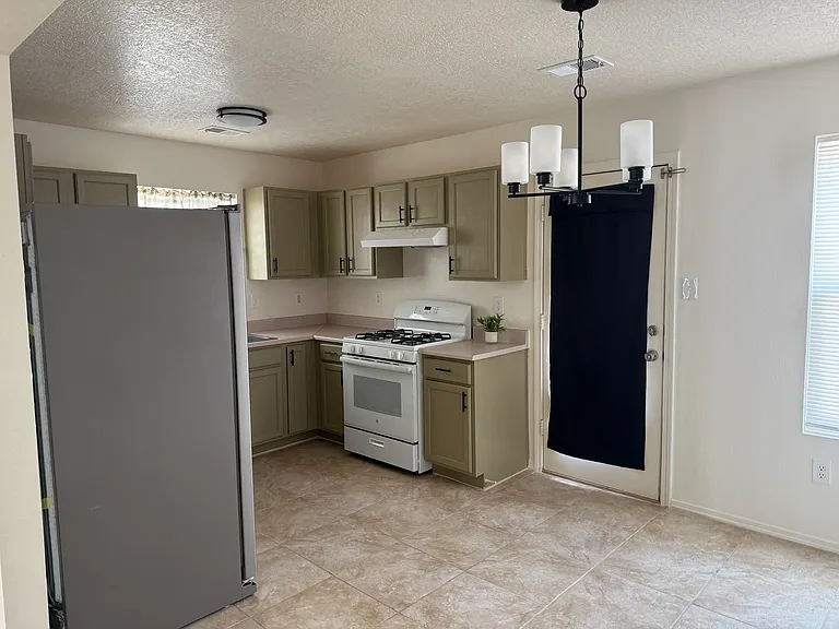 10632 Stanley Dr NW — Photo 9