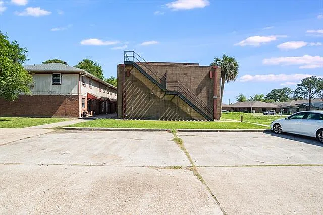 10821 Roger Dr #E — Photo 7