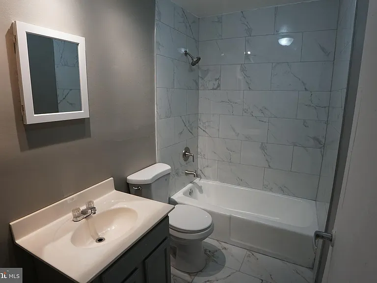 802 Cathedral St #5 — Photo 5