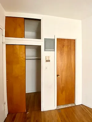 Rented by Waverly Realty Associates | media 7