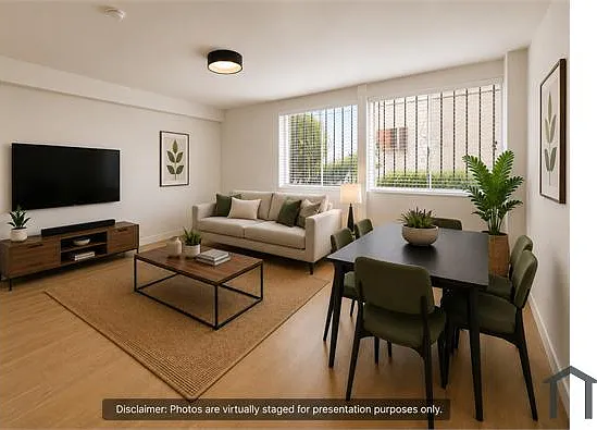1505 S Hoover St #2 — Photo 2