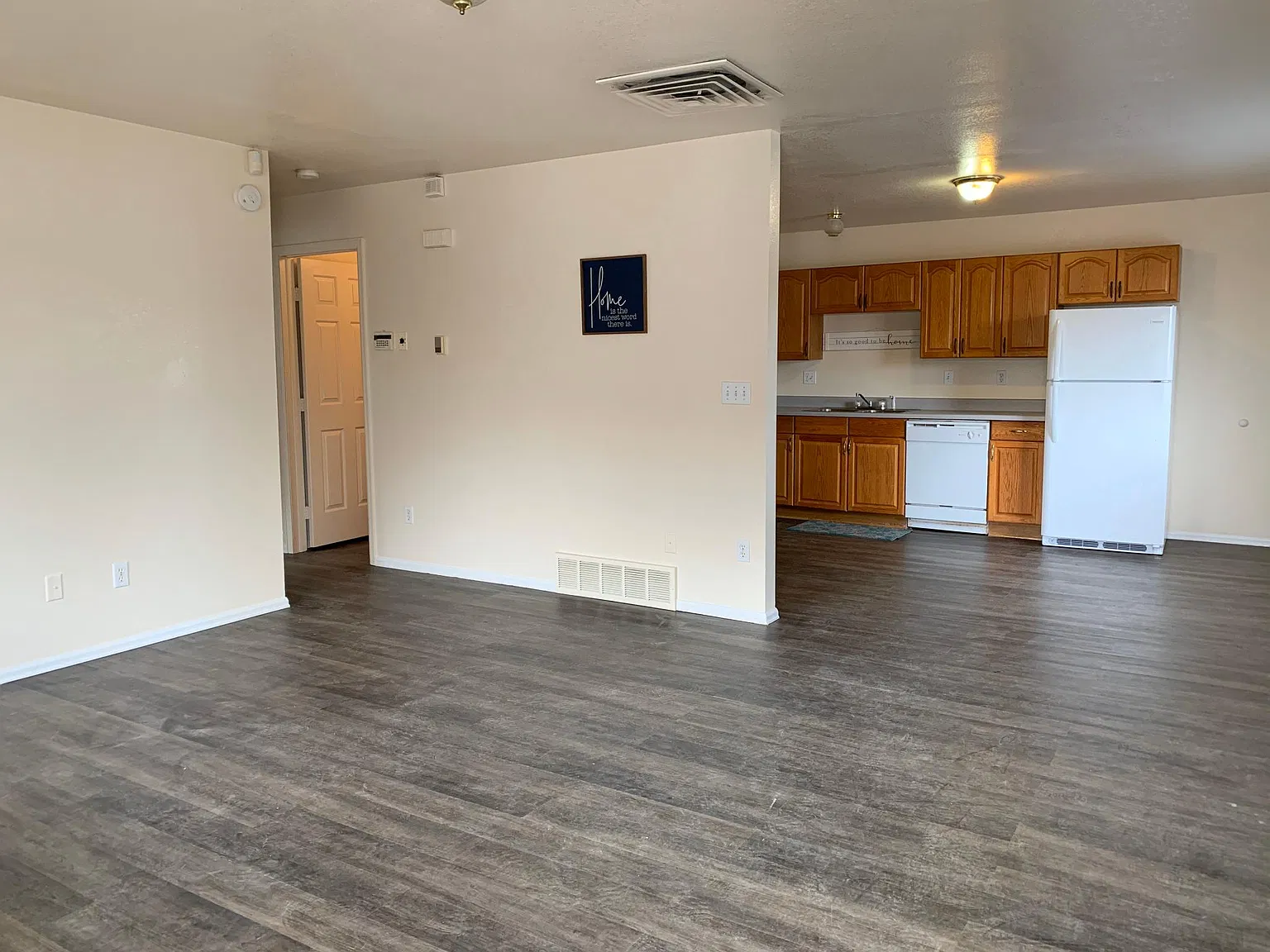 712 San Angelo Ave — Photo 4